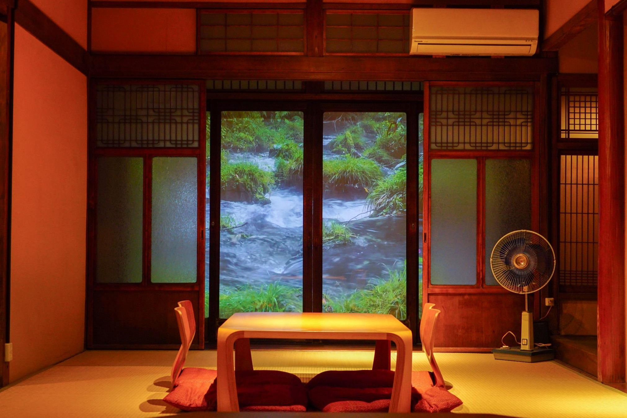 縁側に広がる旅の風景